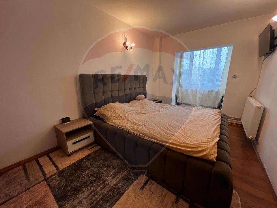 Apartament 4 camere decomandat cu loc de parcare etajul 3