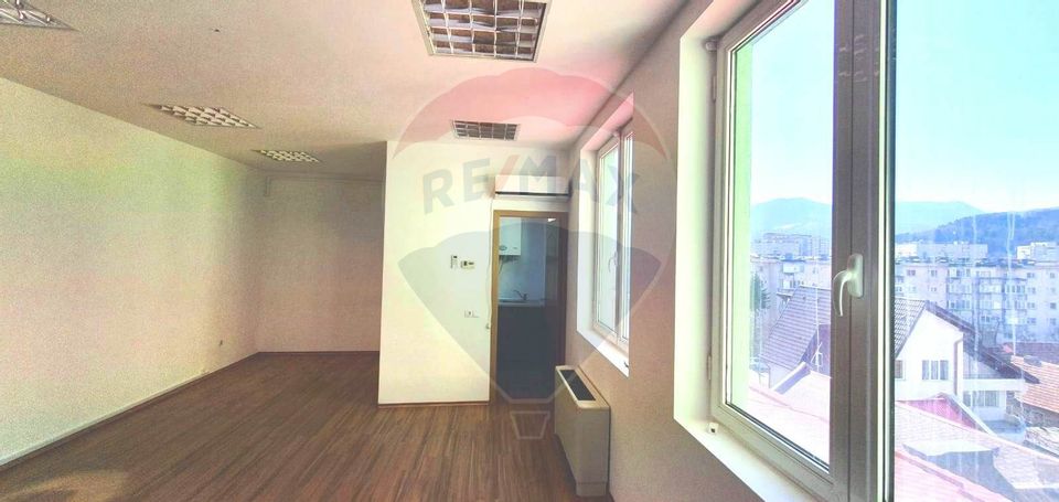 Birou de închiriat în Brașov zona centrală în clădire de birouri