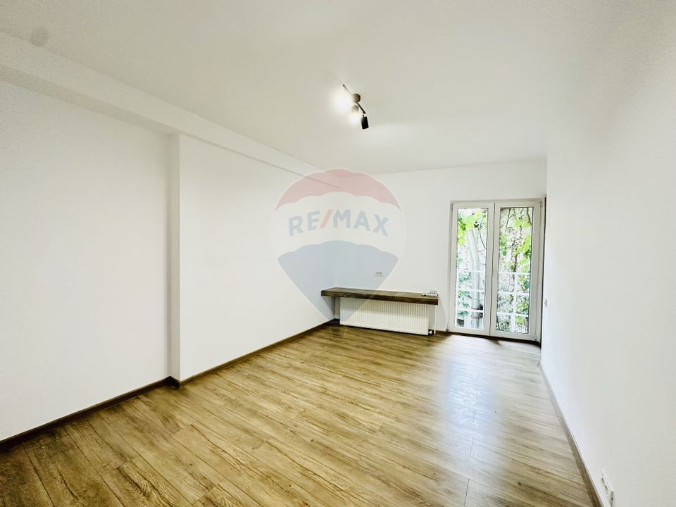 For rent | 4 rooms apartment in historic building | Handkerchief