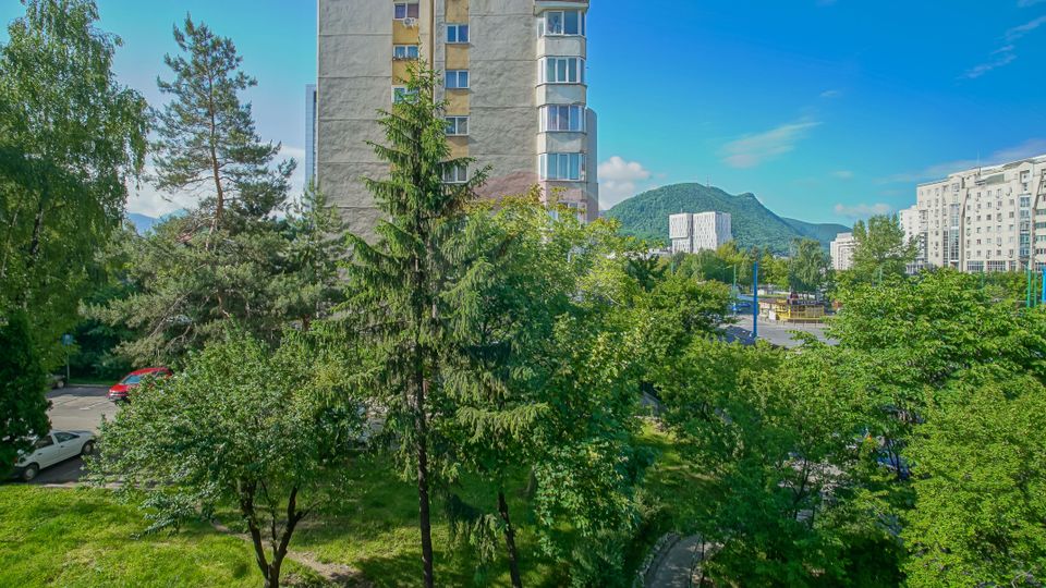 Apartament cu 3 camere de vânzare în Centrul Civic, B-dul Victoriei