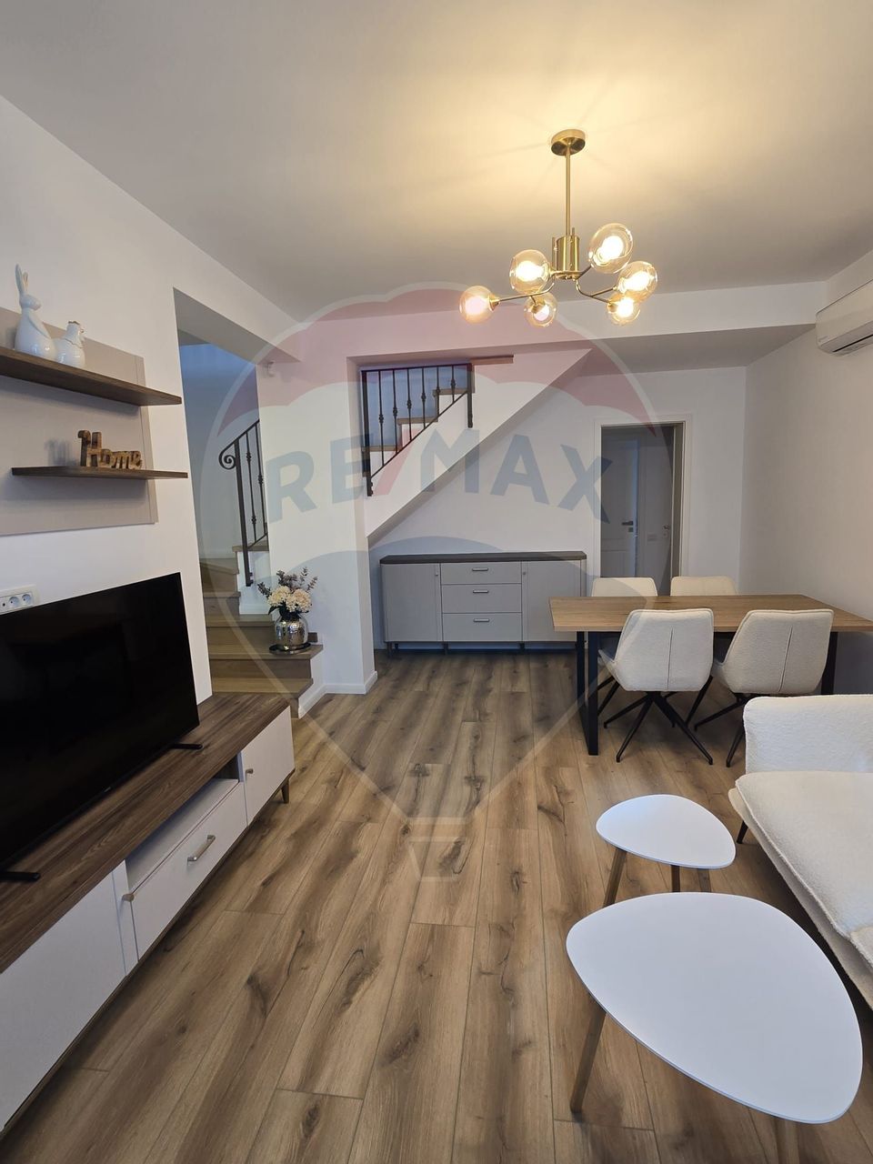 DE INCHIRIAT Casă / Vilă cu 5 camere în zona Ferme/OTOPENI