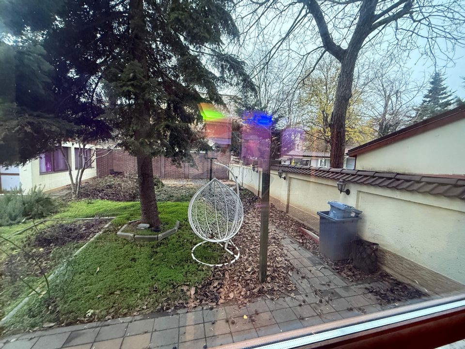 De inchiriat Casă / Vilă 7 camere + curte zona Vatra Luminoasa