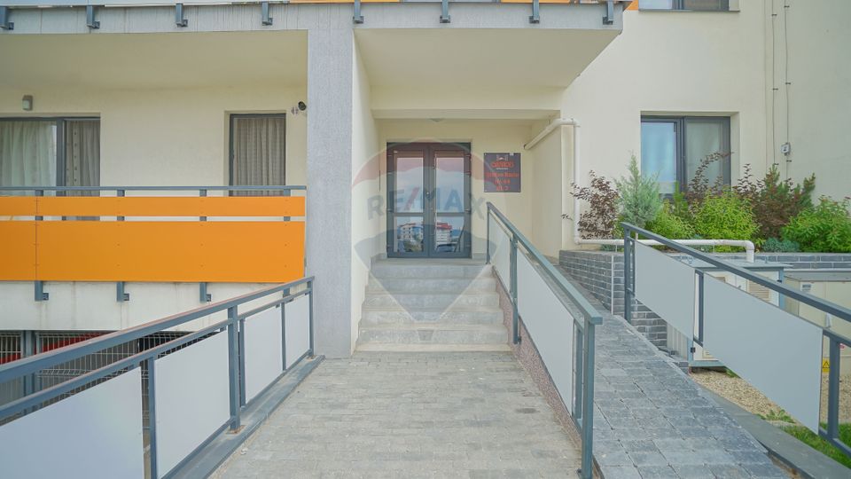 Garsoniera generoasa cu loc de parcare,  Grandis Tractorul