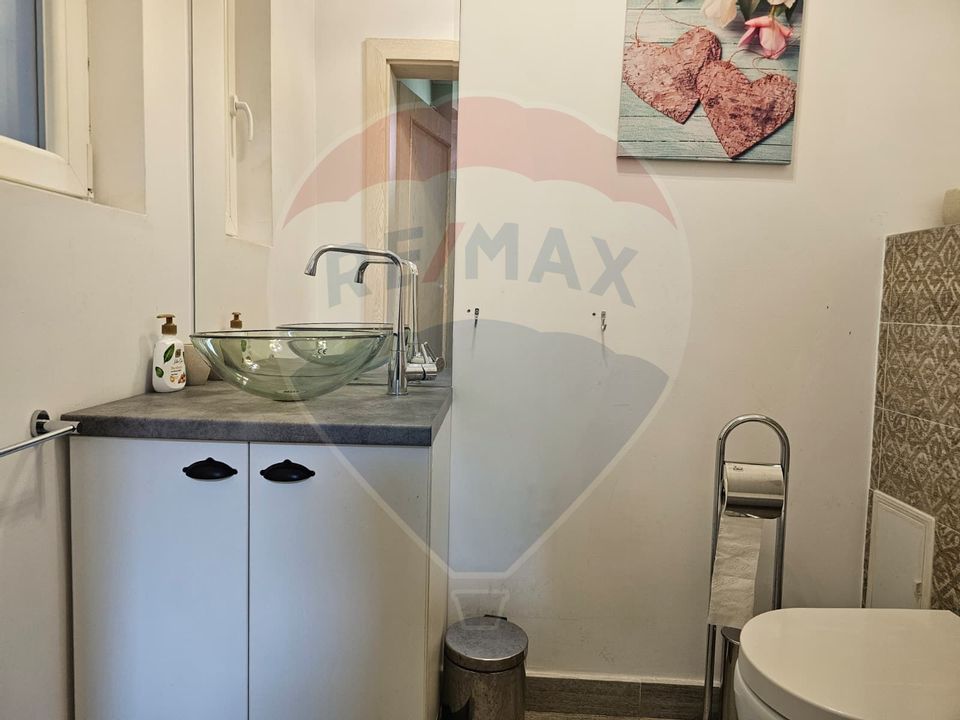 Inchiriez apartament superb cu 4 camere în zona Ultracentral