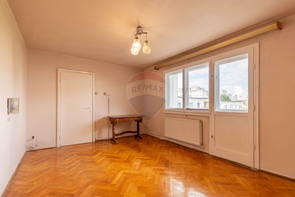 Apartament 3 camere de vanzare, 63mp, decomandat, boxa, Agricultorilor