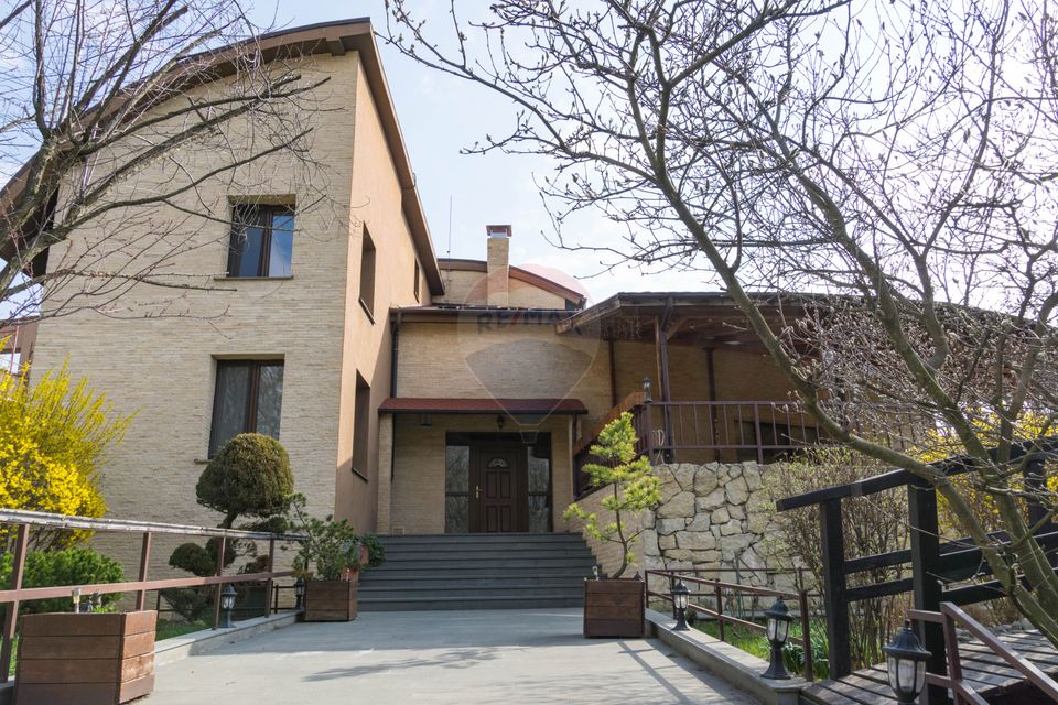 7 room House / Villa for sale, Faget area