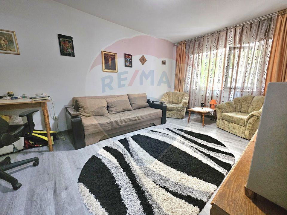 1 room Apartment for sale, Poarta 6 area