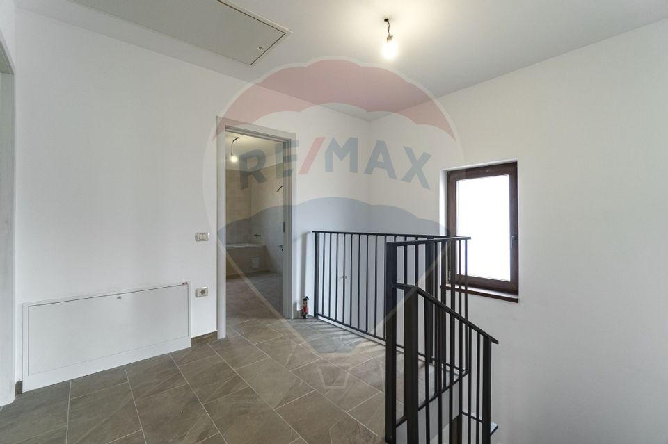 4 room House / Villa for sale