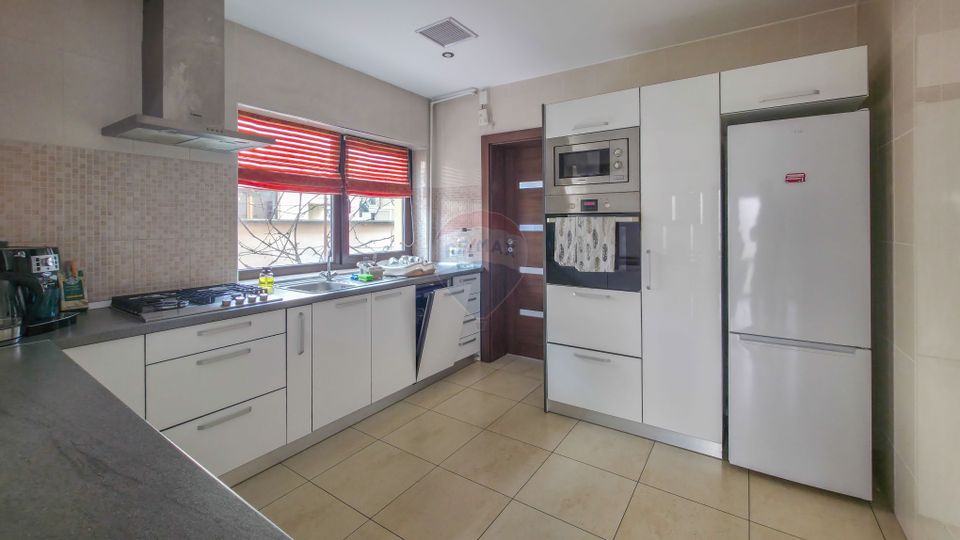 Casa cu 5 camere de inchiriat Gheorgheni, Garaj, Teren 400mp