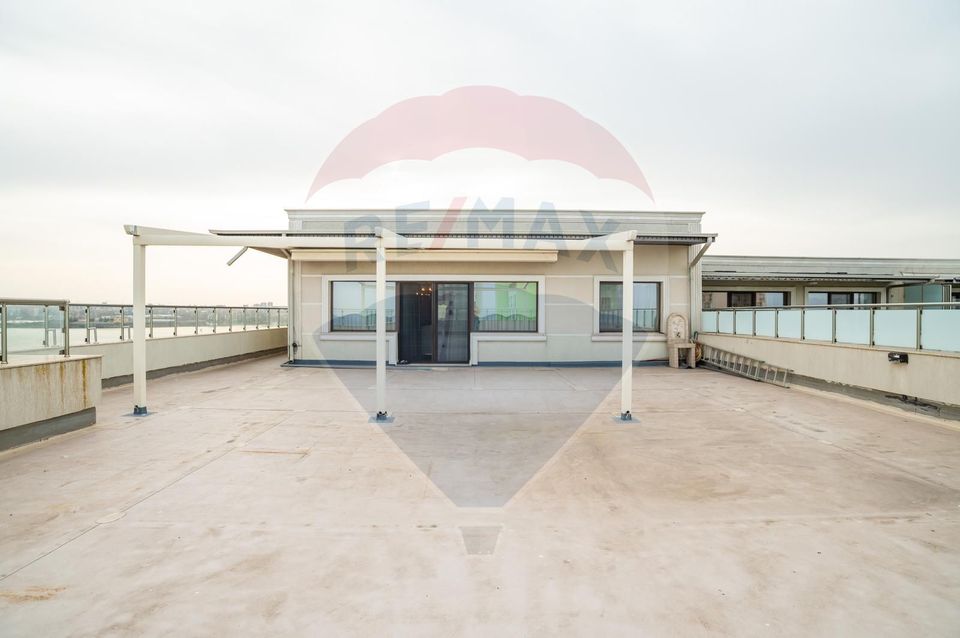 Penthouse de vanzare in Mamaia vedere frontala lac si marea Neagra