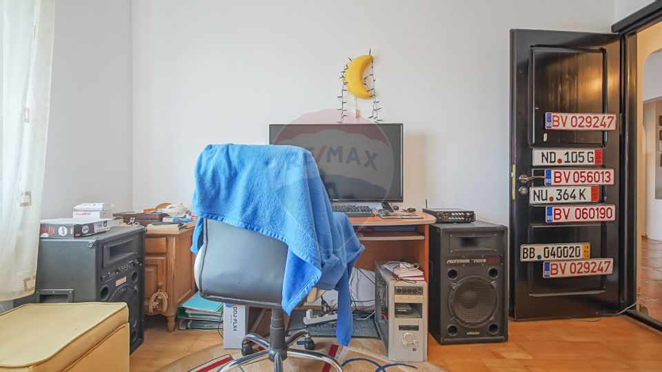 De vanzare 4 camere Racadau-zona Parcul Trandafirilor