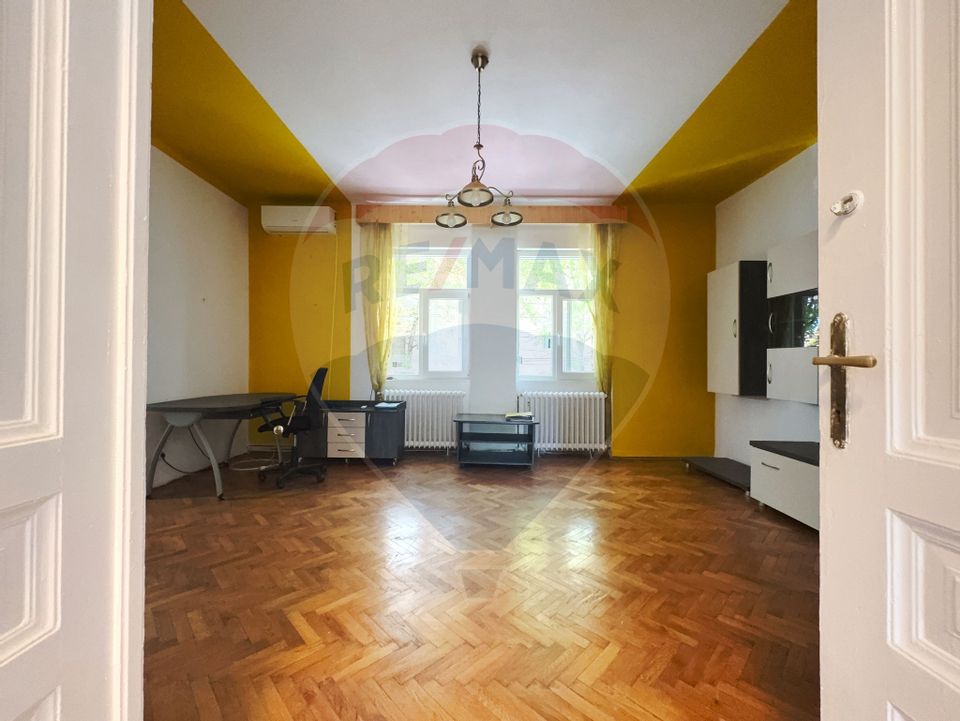 Casă / Vilă cu 6 camere de vânzare în zona Elisabetin