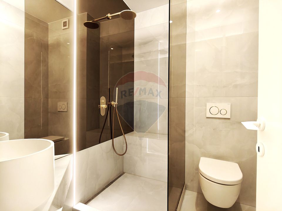 Apartament cu centrală și parcare de închiriat în Cortina North