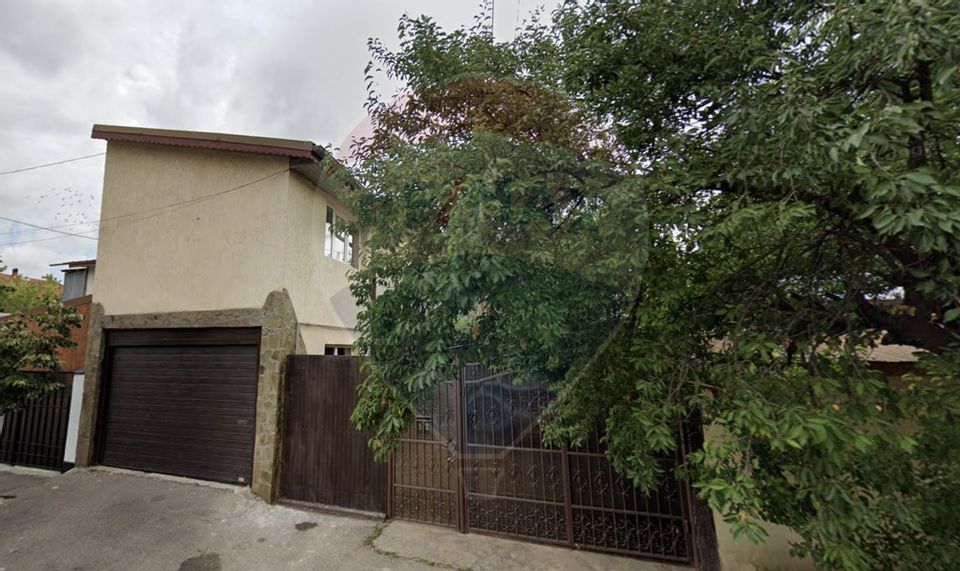 Vila individuala si teren in Sector 2 la pret excelent