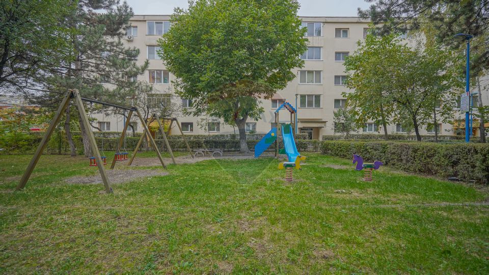 Vanzare apartament  4 camere zona Faget