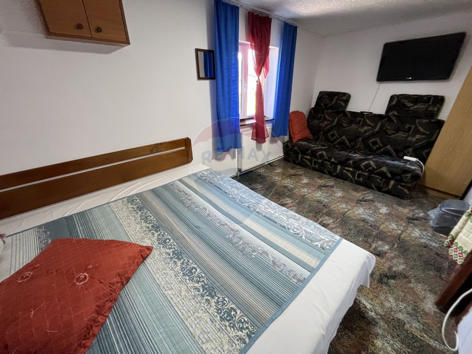 Pensiune de vânzare in vârf de munte la Ciocanu - lângă Sirnea