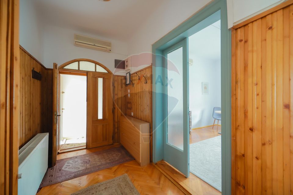 4 room House / Villa for sale, Central area