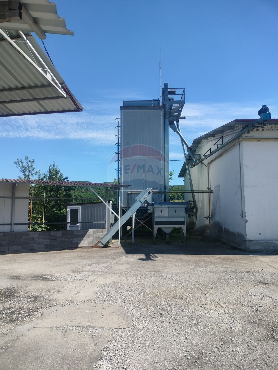 Spațiu industrial de vânzare în Sângeorgiu de Pădure, județul Mureș