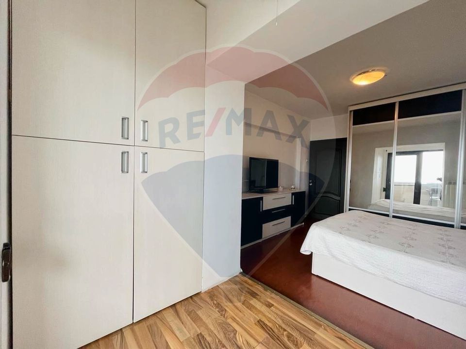 Apartament 3camere de inchiriat Constanta zona Reyna cu vedere la mare