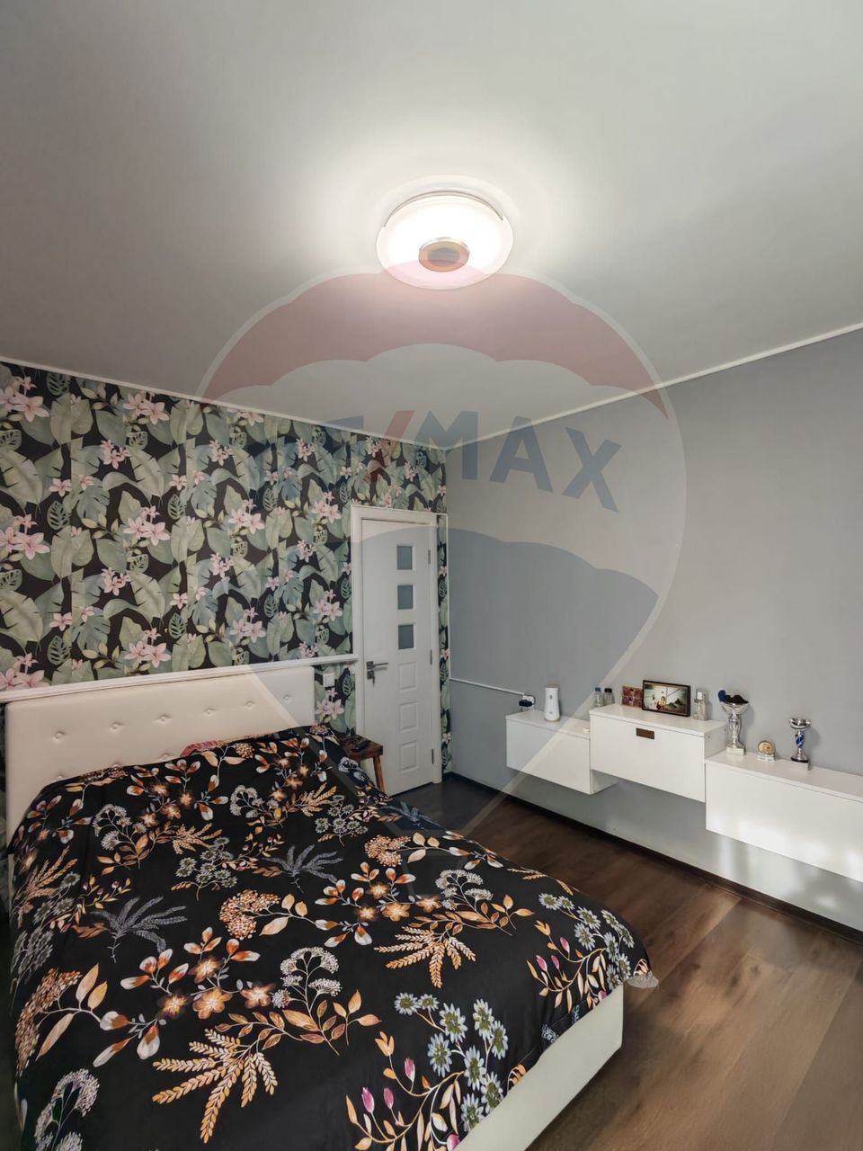 Casă / Vilă cu 4 camere de închiriat