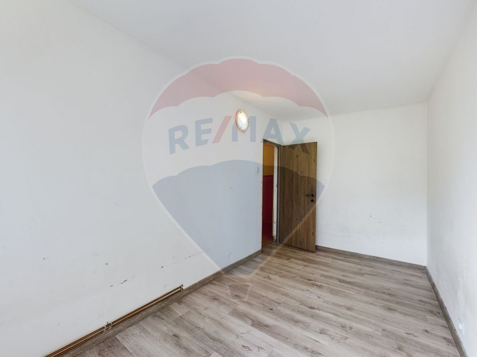 REZERVAT! Apartament 2 camere, Astra, decomandat, etaj 3