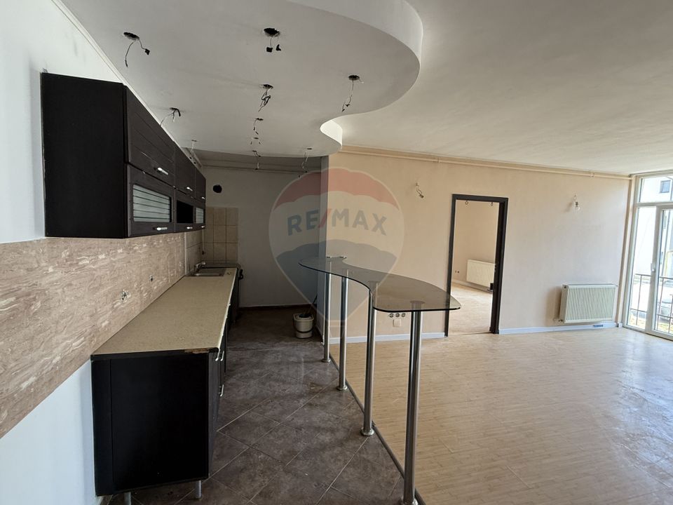 Apartament cu 3 camere, 98 mp, 2 băi, parcare în curte, Florești