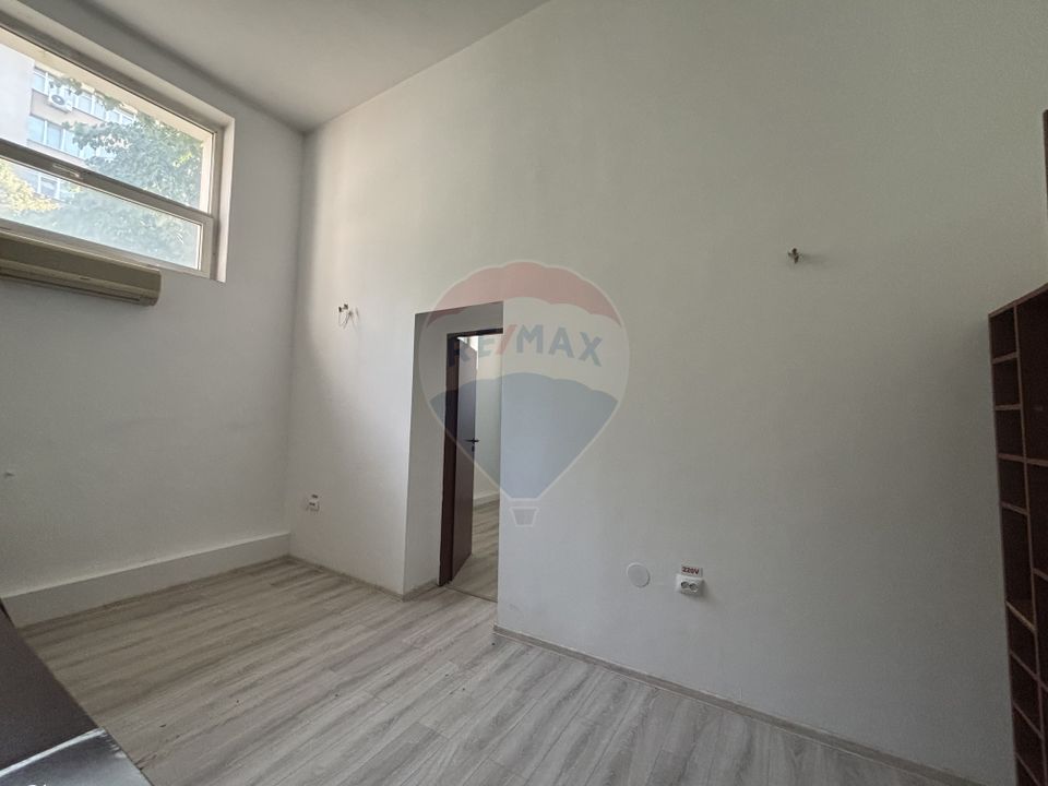 205sq.m Commercial Space for rent, Turda area