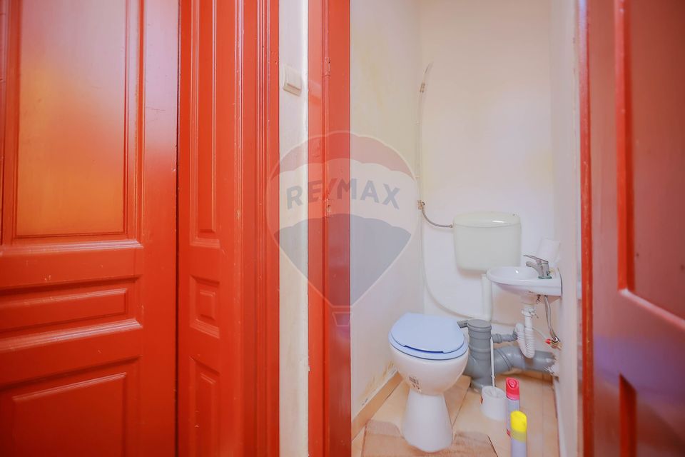 Casă de Vânzare cu 4 camere, Ultracentral - Cuza Vodă