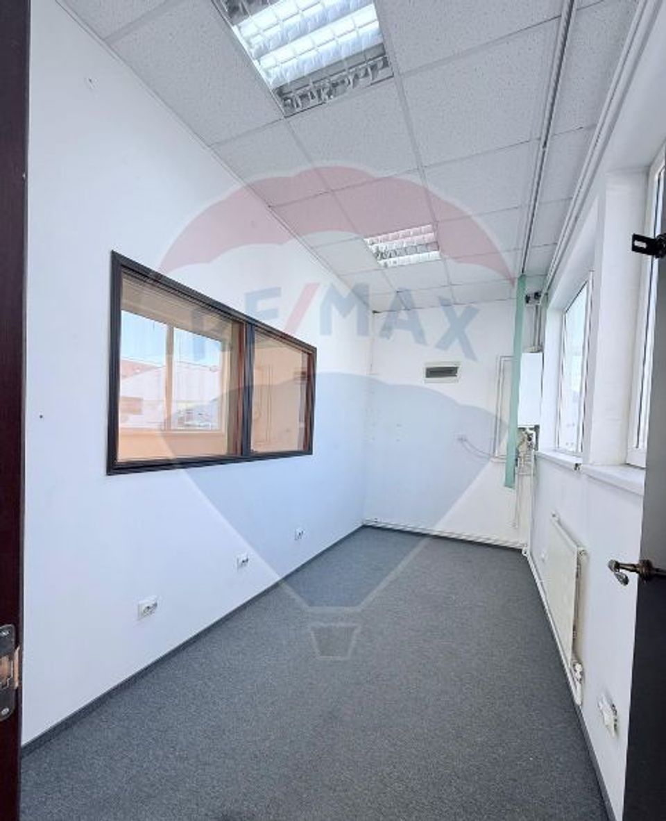 300sq.m Commercial Space for rent, Central area