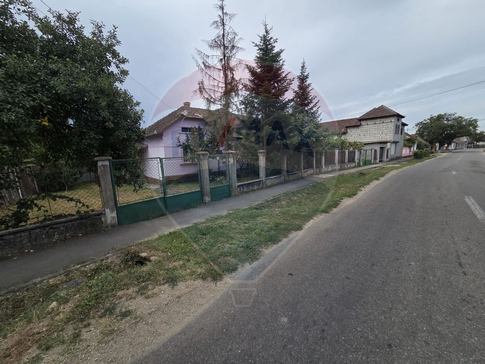 Casă si teren de 1195mp in Tinca