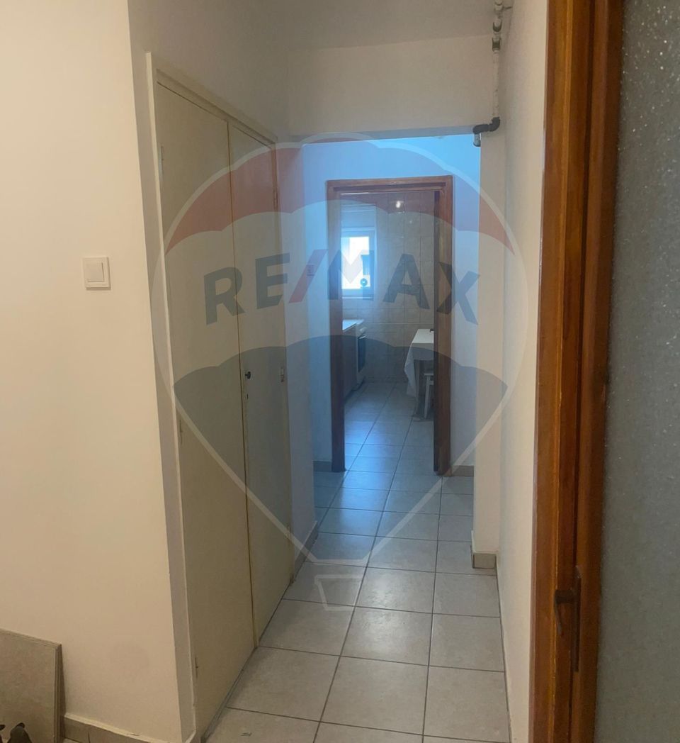 Inchiriere apartament  3 camere,  zona Plumbuita - Colentina
