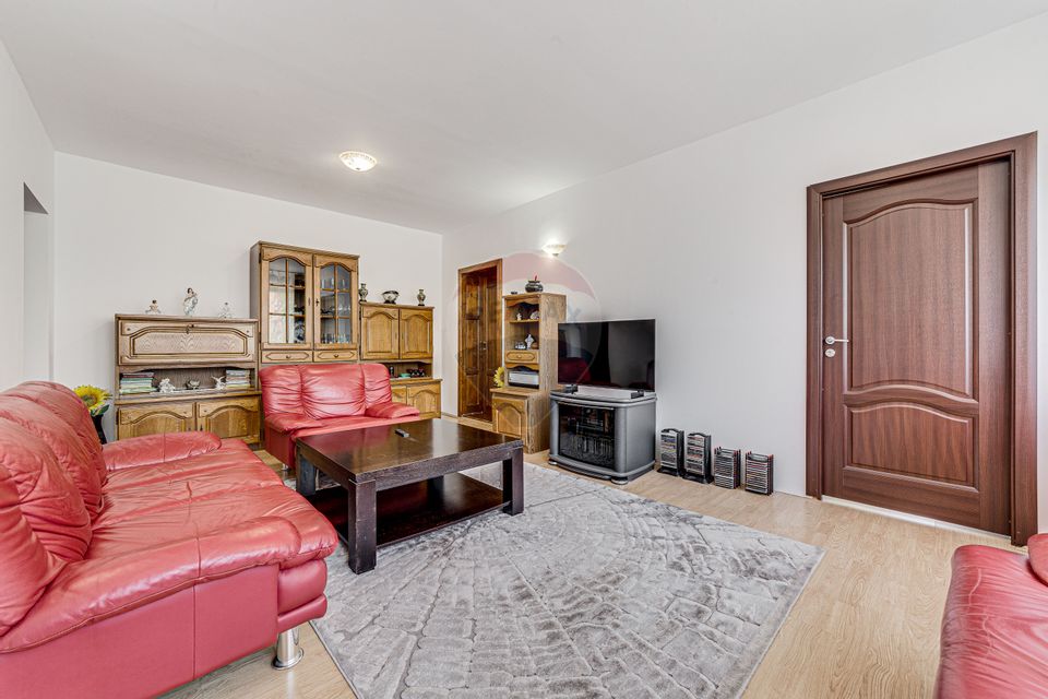 Casă cochetă de vânzare, teren 954 mp, posibil parcelare, în Subcetate