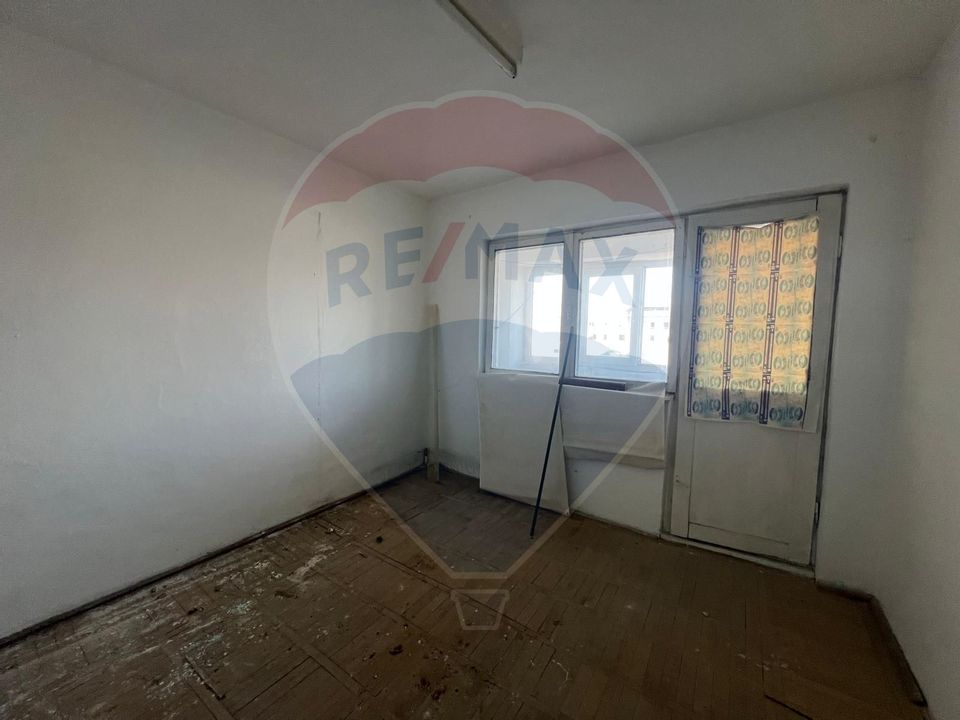 Apartament 4 camere in zona Piata