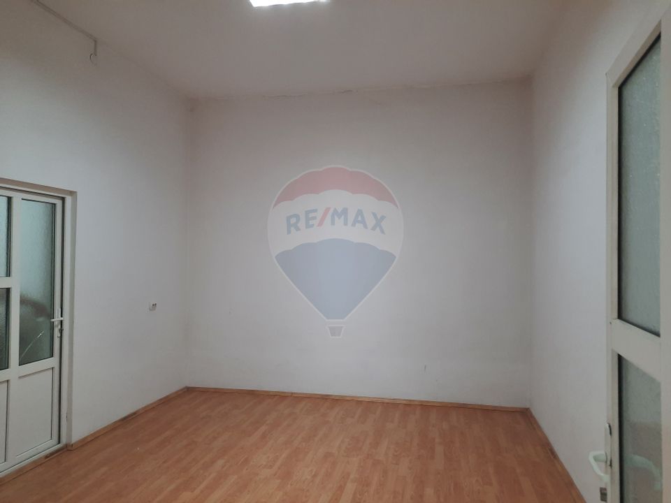 79sq.m Commercial Space for rent, Central area