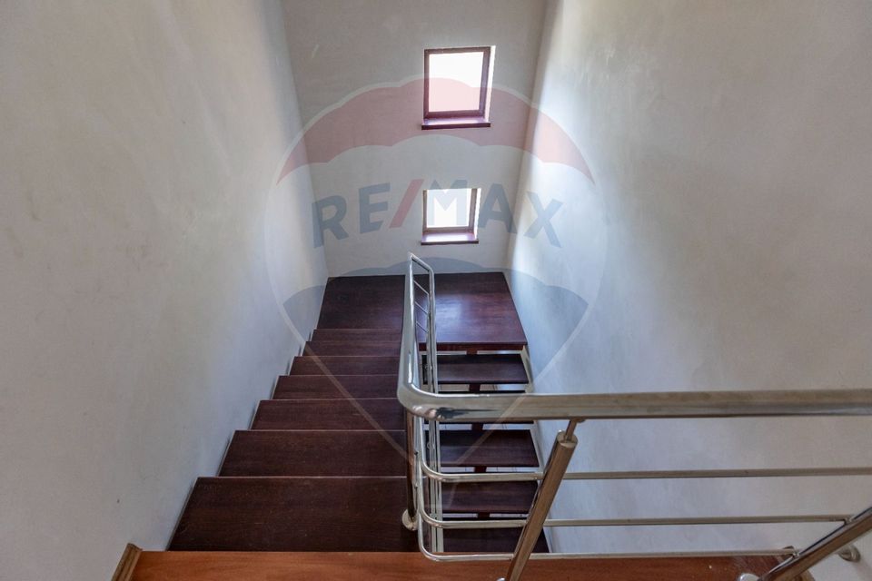 5 room House / Villa for sale