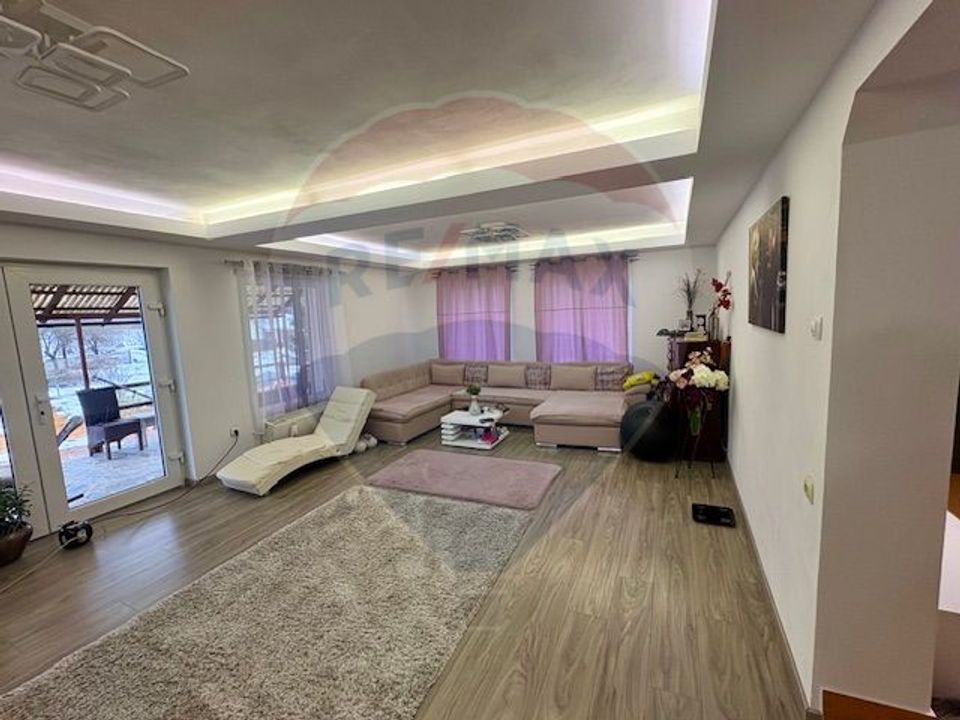 5 room House / Villa for sale