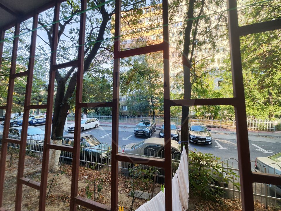 Apartament cu 3 camere de vânzare în zona 1 Decembrie 1918