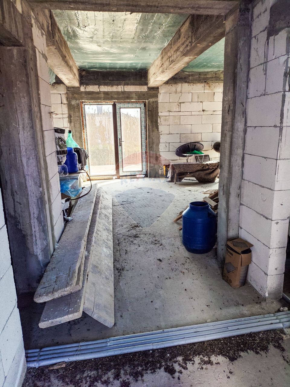 Casă / Vilă cu 4 camere de vânzare /zona Baltag