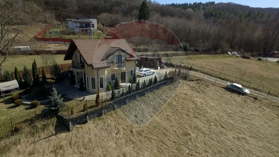 Casă / Vilă indiviuala cu panorama, Faget