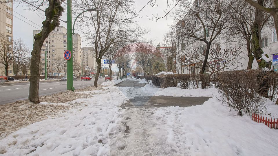 SPATIU 40 MP UTILI CU VAD | BULEVARDUL ALEXANDRU VLAHUTA NR. 21 |