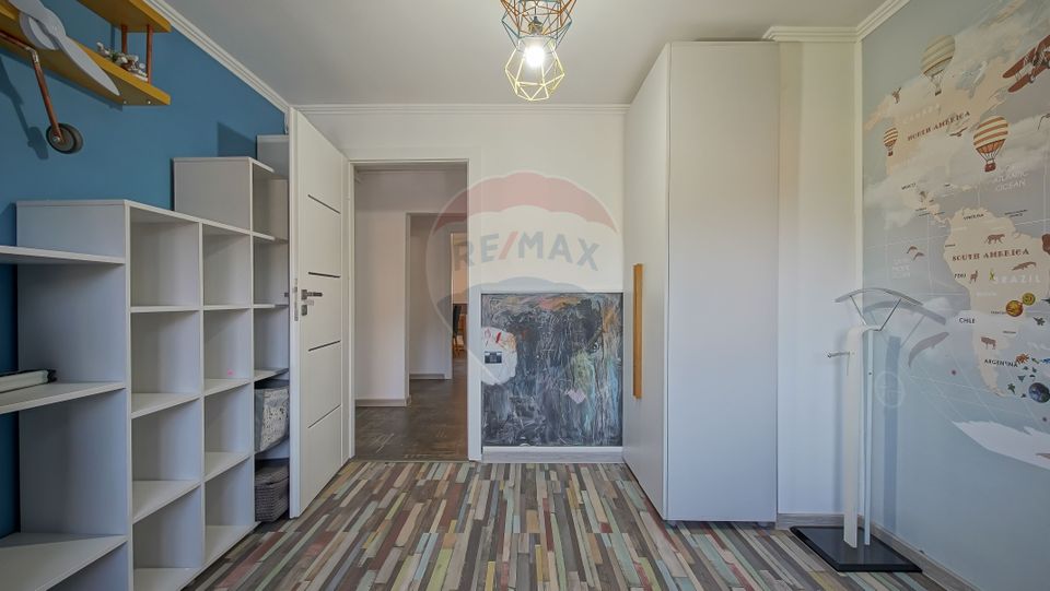 Comision 0 %! Apartament cu 4 camere de vânzare! Movilei