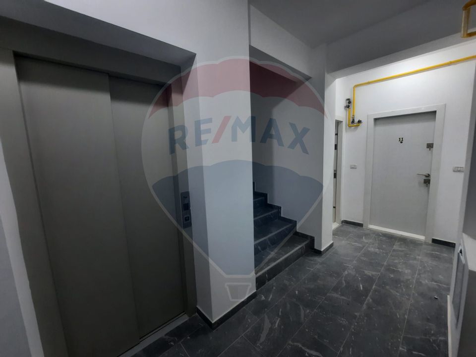 Apartament cu 3 camere ETAJ 2