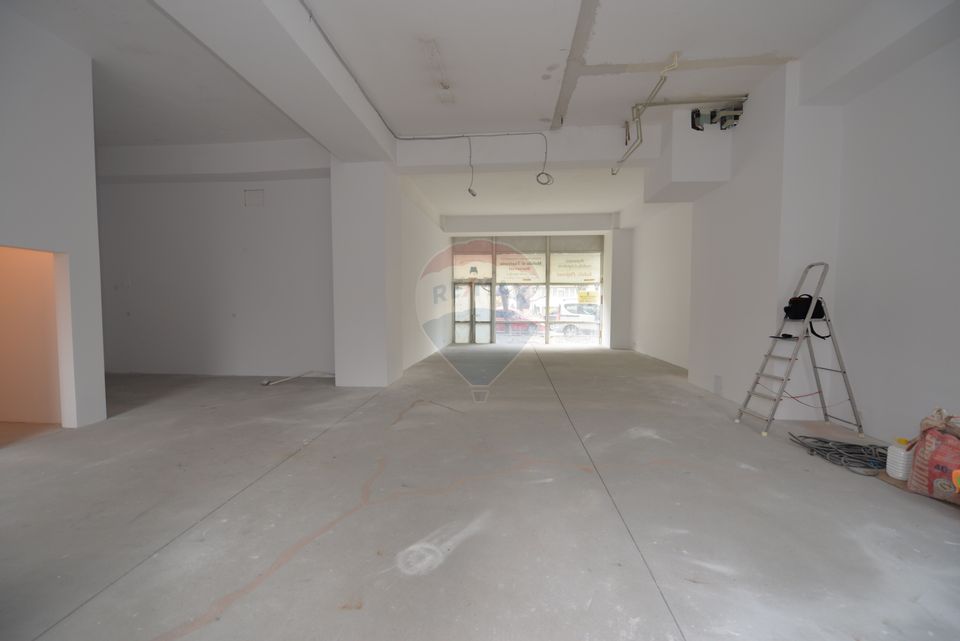 120sq.m Commercial Space for rent, Titulescu area