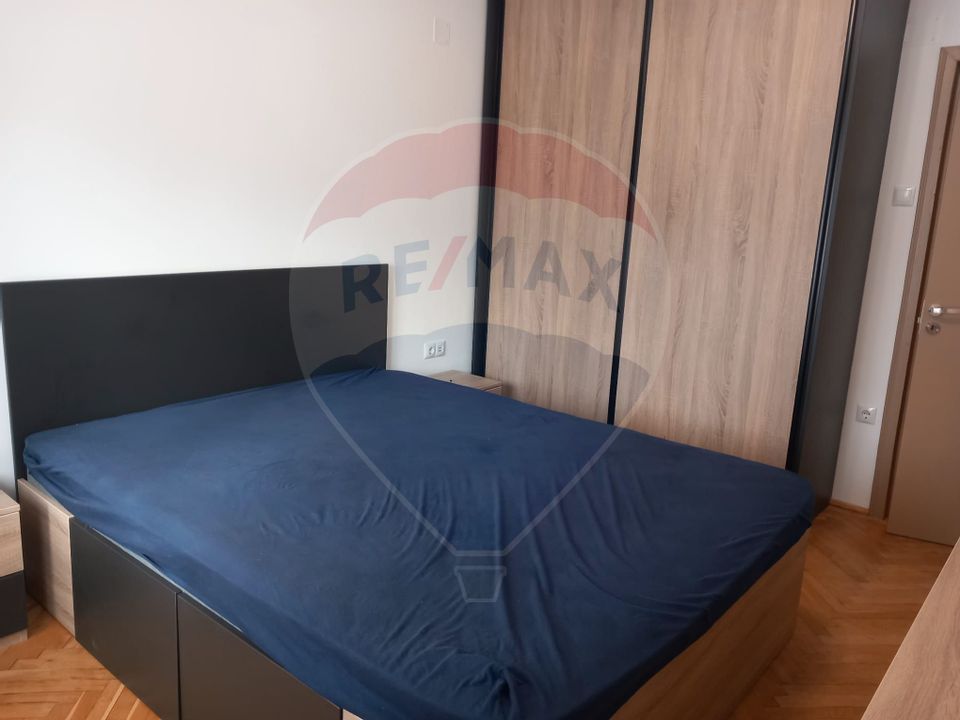 Apartament modern cu 3 camere și parcare de închiriat Ultracentral