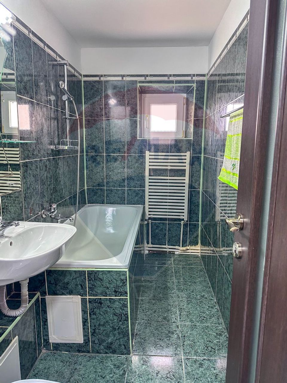 Apartament 4 camere + centrala proprie: str Baltagului - 13 septembrie