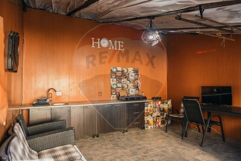 8 room House / Villa for sale, Sud-Est area