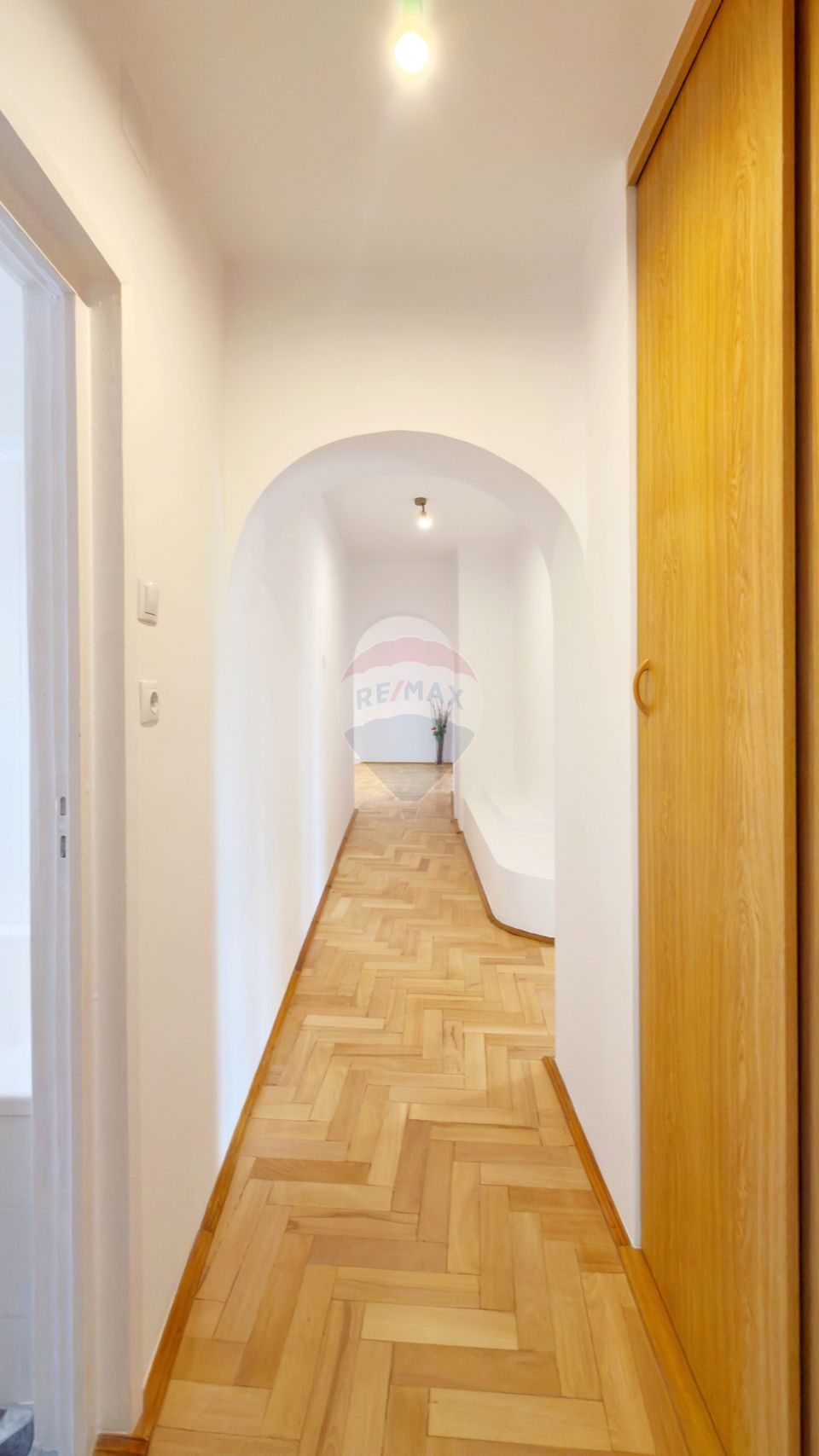 4 Camere Piata Alba Iulia 102 mp vedere Bd. Unirii si Casa Poporului