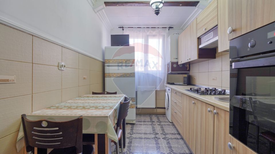 Apartament cu 3 camere, de vânzare, Str. Argintului,  Tractorul
