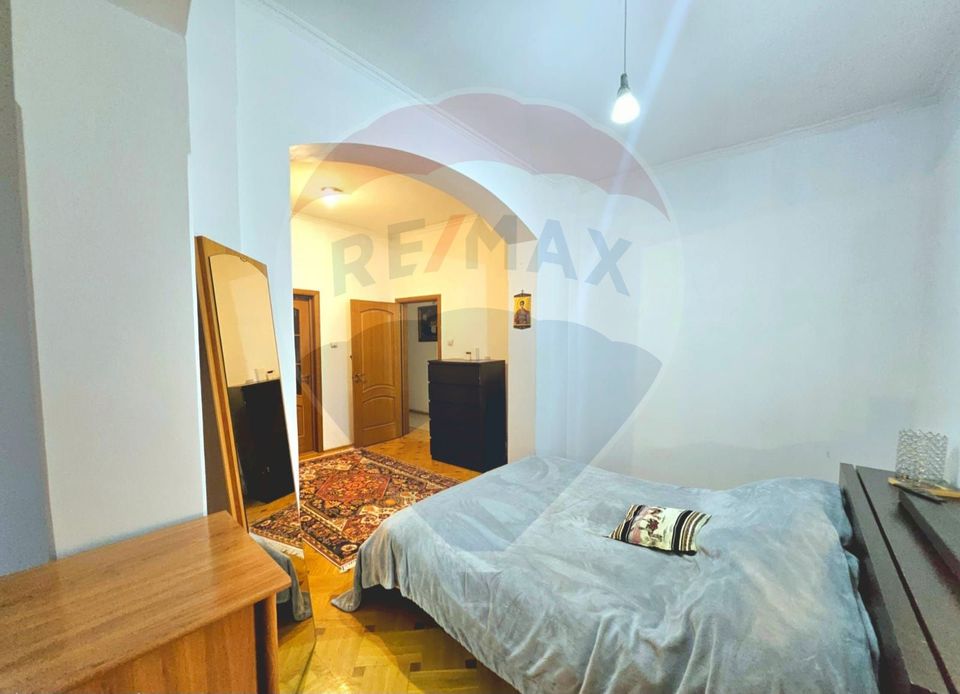 15 room House / Villa for sale, Universitate area