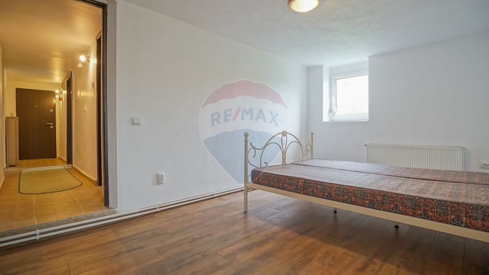 REZERVAT! De vânzare apartament 4 camere în vilă impozantă
